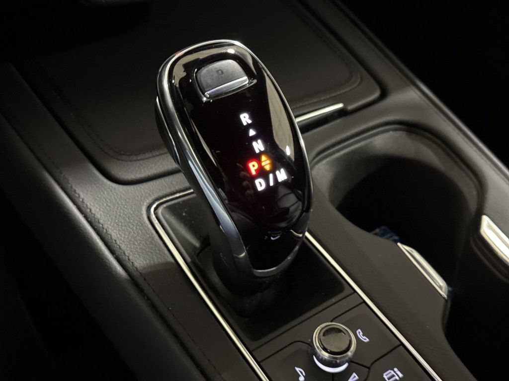 Used 2024 Cadillac XT4 Premium Luxury FWD image 18