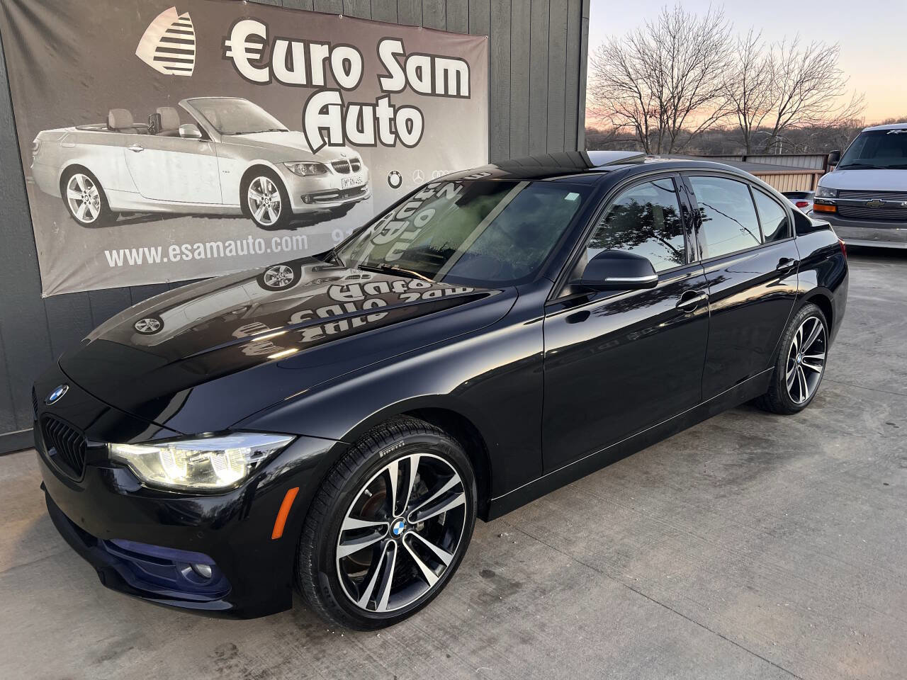 Used 2018 BMW 328d xDrive Sedan image 2