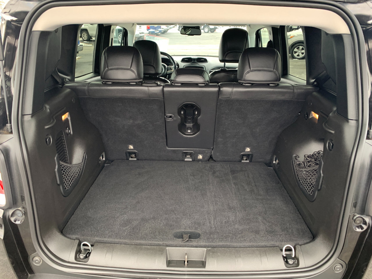 Used 2017 Jeep Renegade Limited image 30