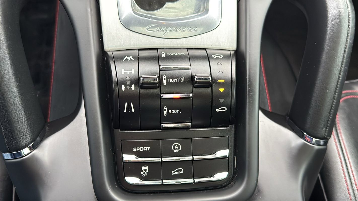 Used 2013 Porsche Cayenne GTS AWD/4WD image 26