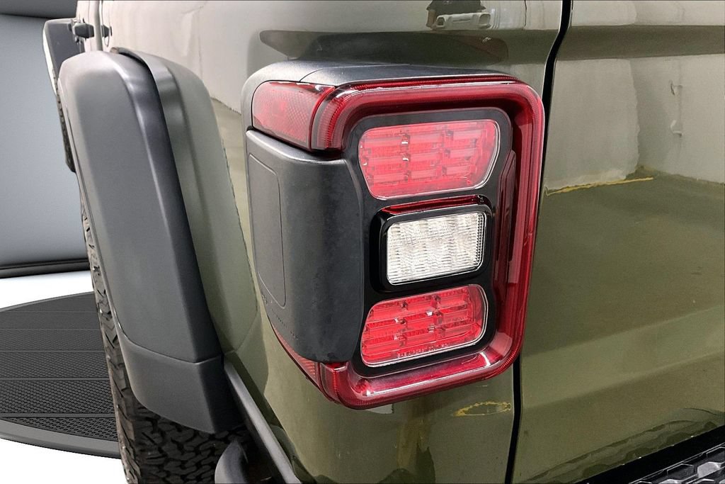 Used 2021 Jeep Gladiator Rubicon w/ Safety Group AWD/4WD image 24