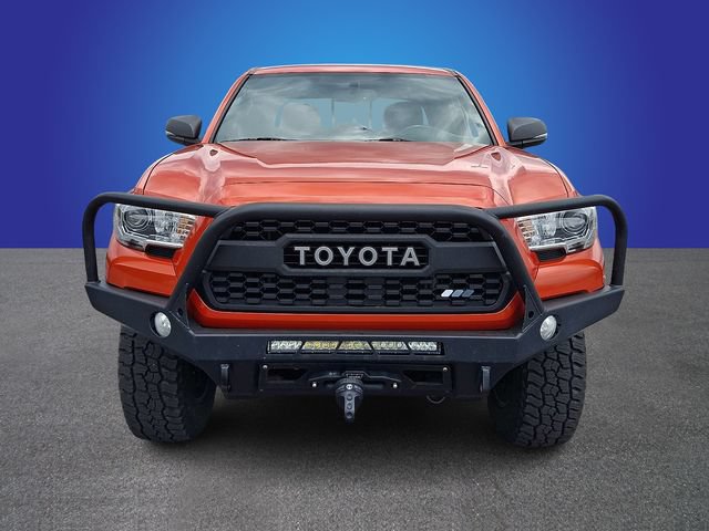 Used 2017 Toyota Tacoma TRD Off-Road w/ Tow Package AWD/4WD image 2