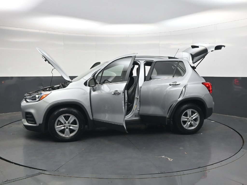 Used 2020 Chevrolet Trax LT w/ LT Convenience Package FWD image 36