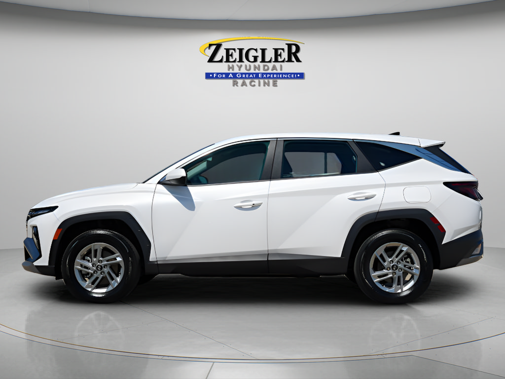 Used 2025 Hyundai Tucson SE AWD/4WD image 4