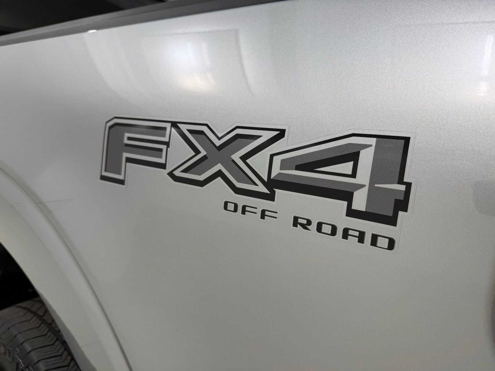 Used 2025 Ford F150 Lariat w/ Equipment Group 501A Mid AWD/4WD image 10