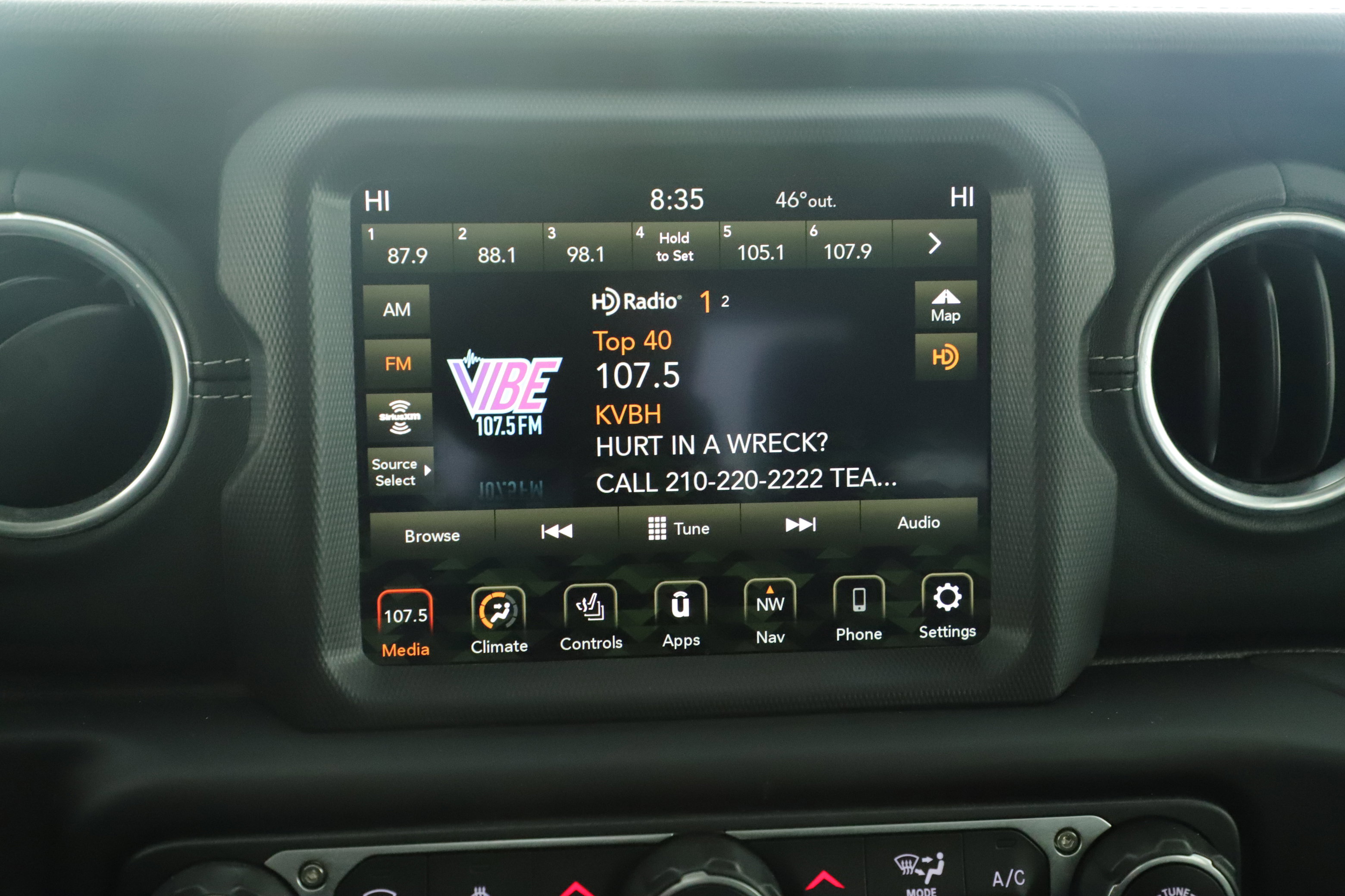 Used 2020 Jeep Gladiator Overland w/ Popular Equipment Package image 18