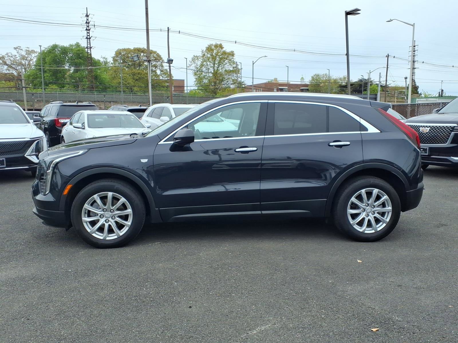 Certified 2023 Cadillac XT4 Luxury w/ Cold Weather Package AWD/4WD image 8