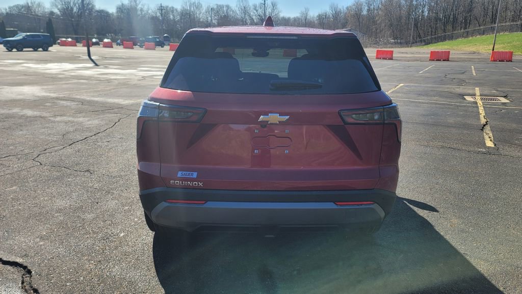 New 2026 Chevrolet Equinox LT image 10