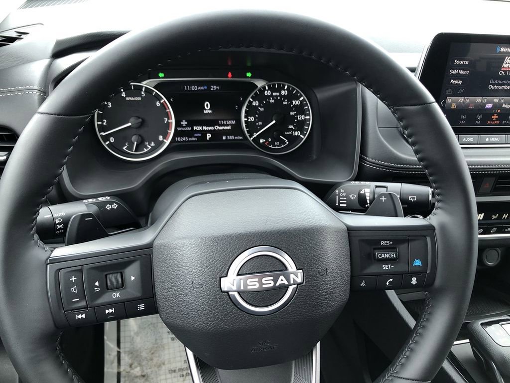 Used 2025 Nissan Rogue SV AWD/4WD image 24