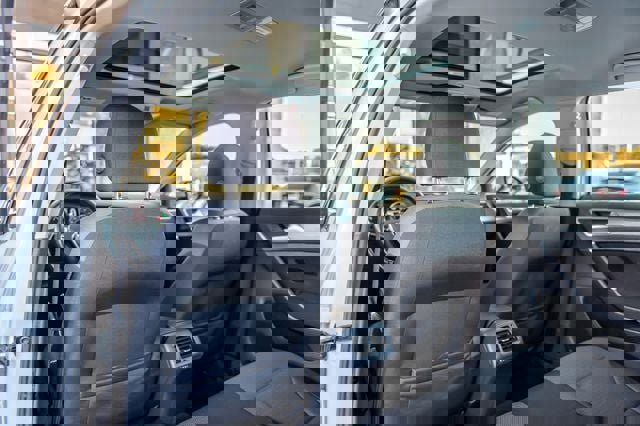 Used 2016 Volkswagen Golf S image 36