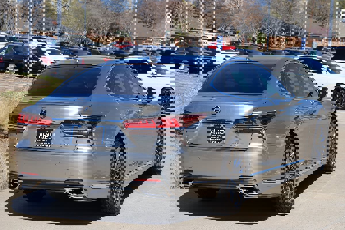 Used 2018 Lexus LS 500 w/ Interior Upgrade Package image 9