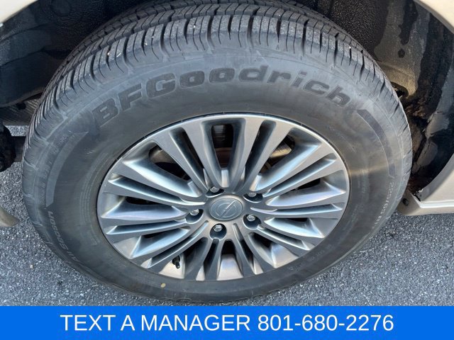 Used 2014 Chrysler Town & Country Touring-L w/ Driver Convenience Group FWD image 6