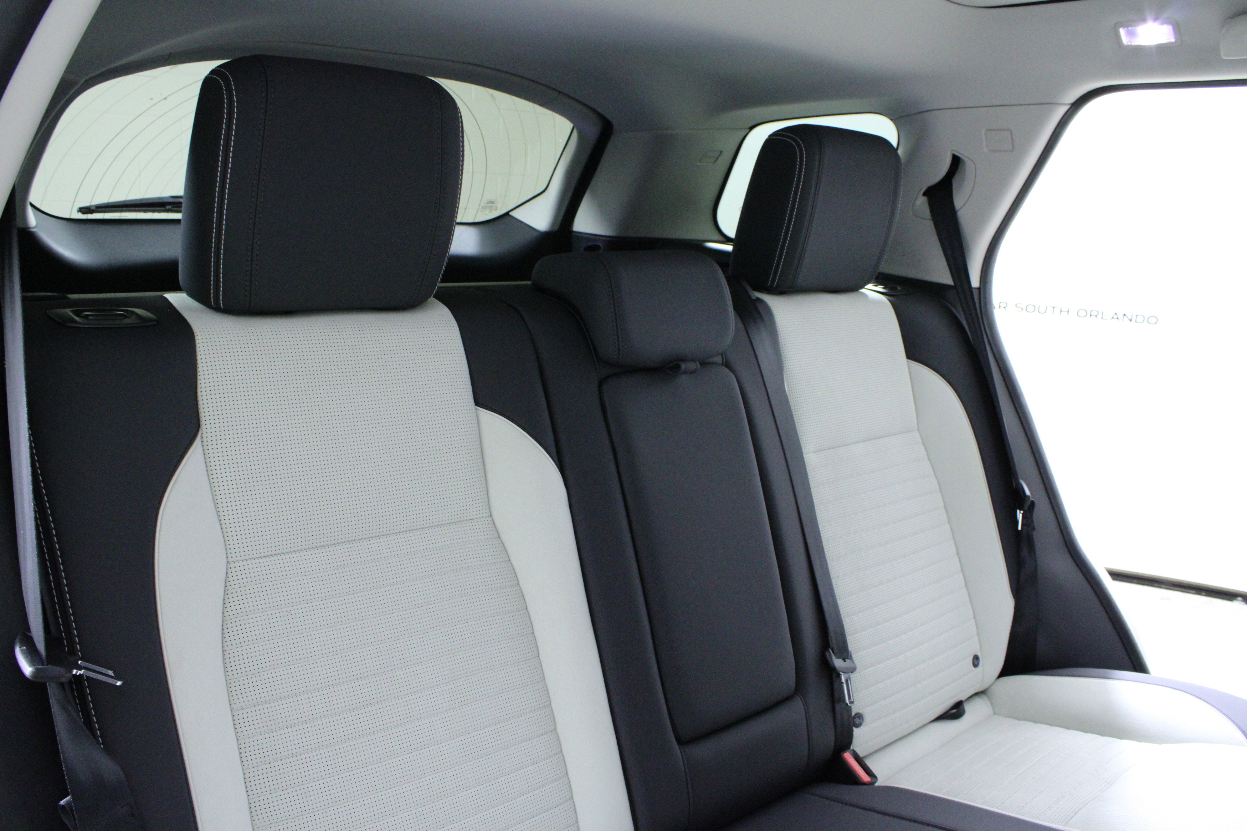 Used 2025 Land Rover Discovery Sport S image 14