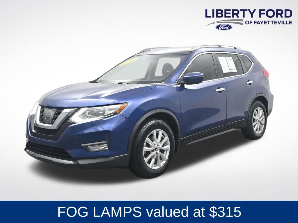 Used 2017 Nissan Rogue SV FWD image 1