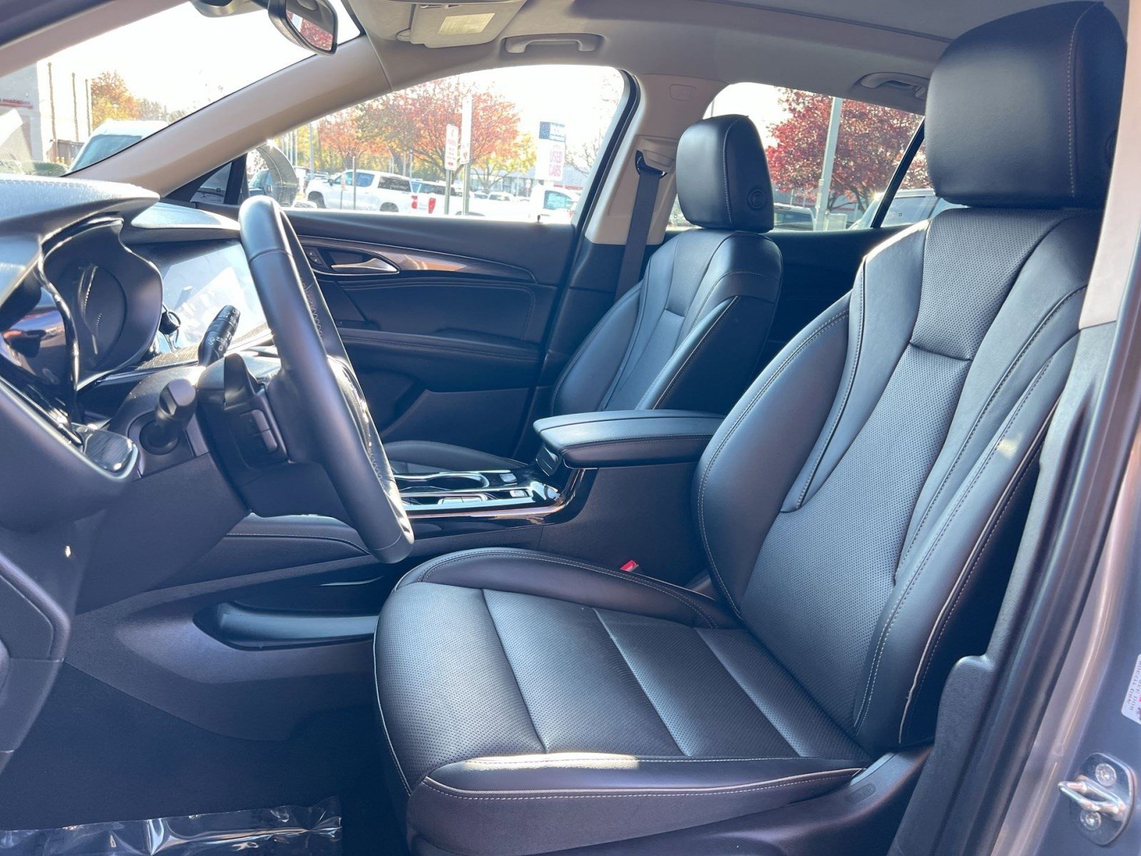 Used 2022 Buick Envision Essence w/ Safety Package image 13