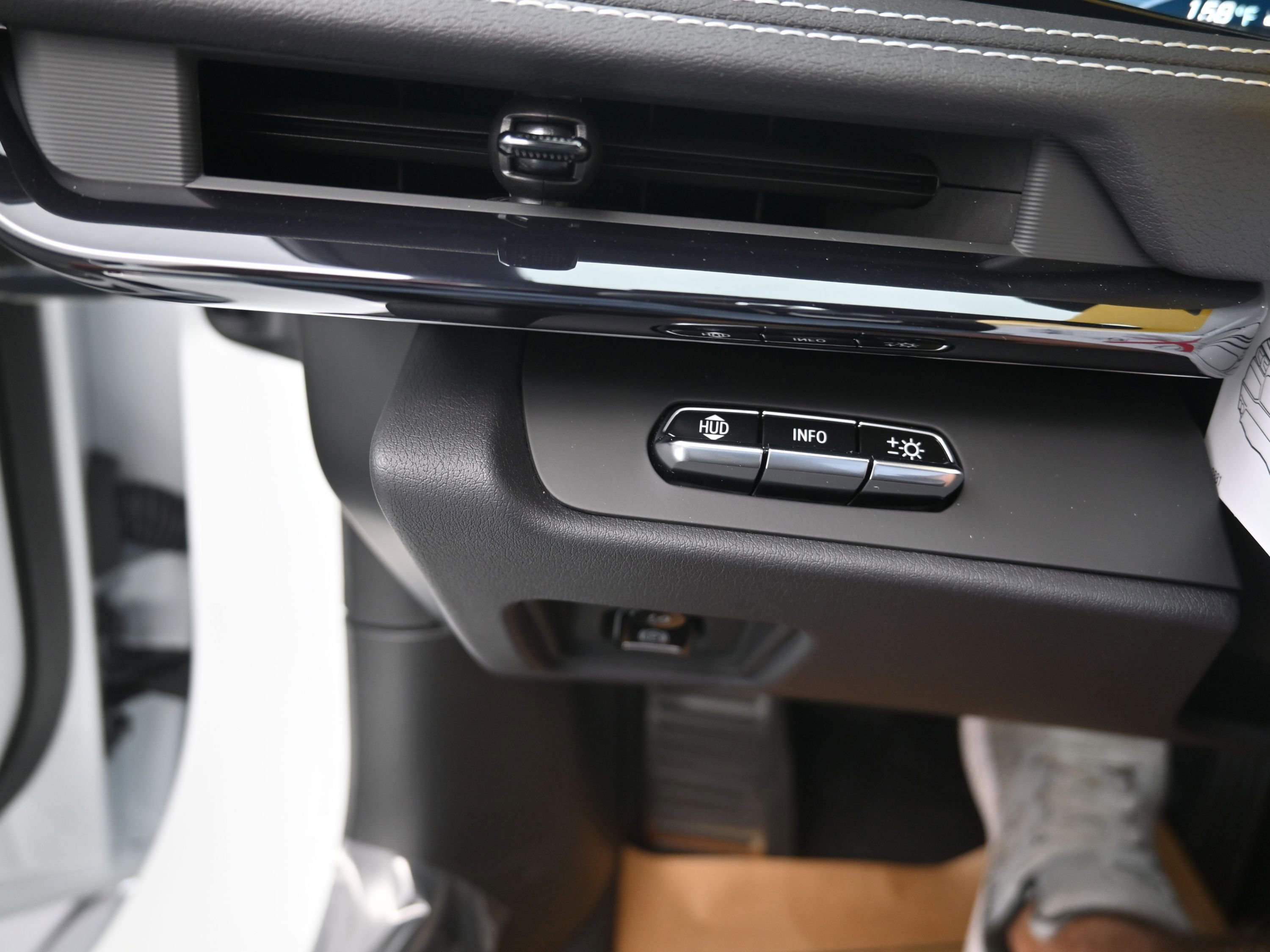 New 2025 Chevrolet Corvette E-Ray image 14