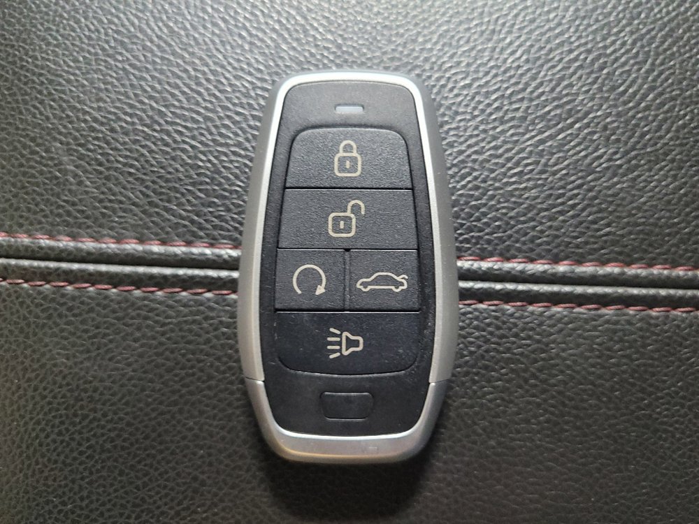 Used 2023 Chevrolet Equinox RS AWD/4WD image 32