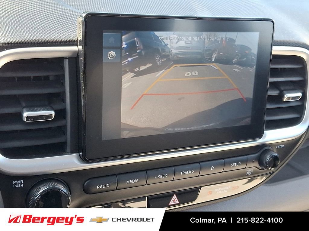 Used 2023 Hyundai Venue SEL image 21