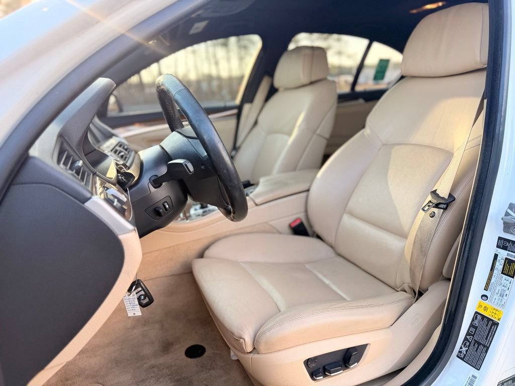 Used 2013 BMW 550i xDrive Sedan AWD/4WD image 12
