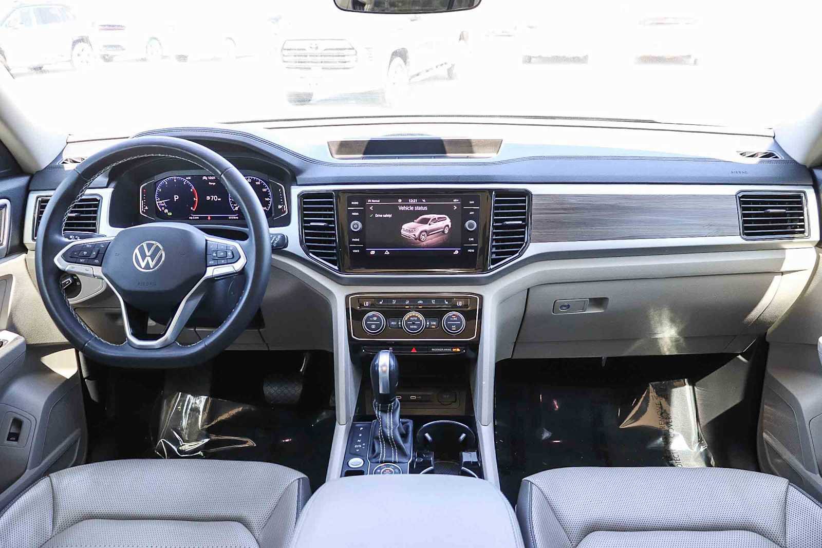 Used 2021 Volkswagen Atlas SEL Premium image 12