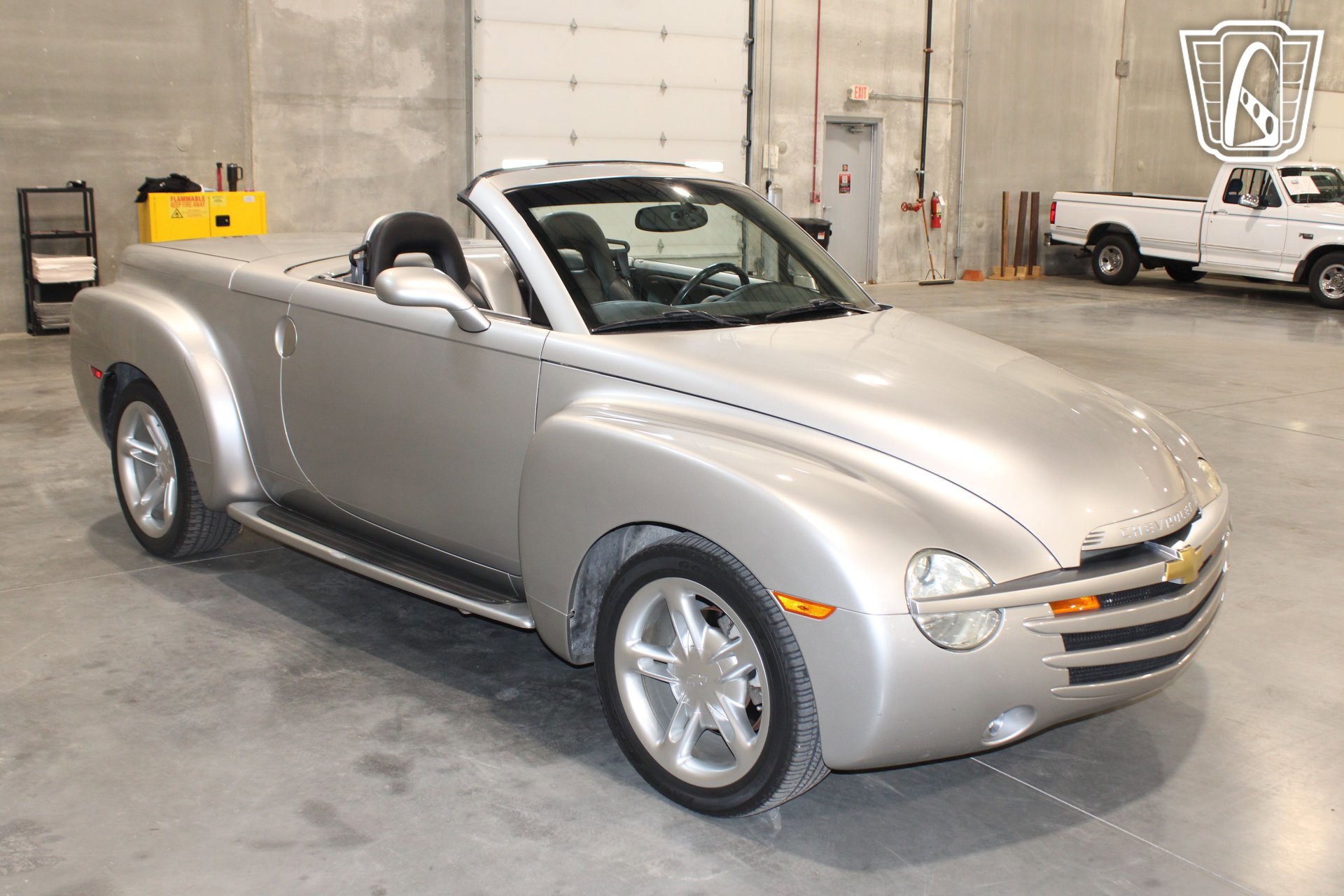 Used 2004 Chevrolet SSR w/ Preferred Equipment Group RWD image 27