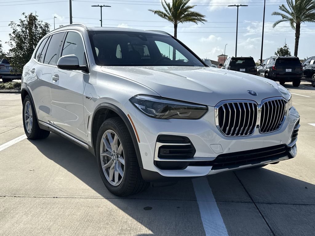 Used 2023 BMW X5 xDrive45e w/ Parking Assistance Package image 12