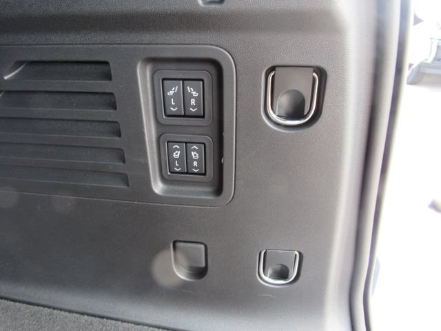 Certified 2025 GMC Acadia Denali w/ LPO, All-Weather Package AWD/4WD image 28