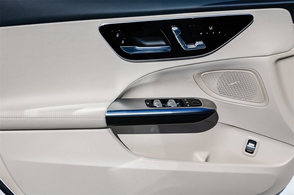 New 2025 Mercedes-Benz C 300 4MATIC Sedan image 21