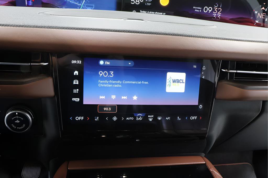 Used 2025 Lincoln Navigator Reserve AWD/4WD image 12