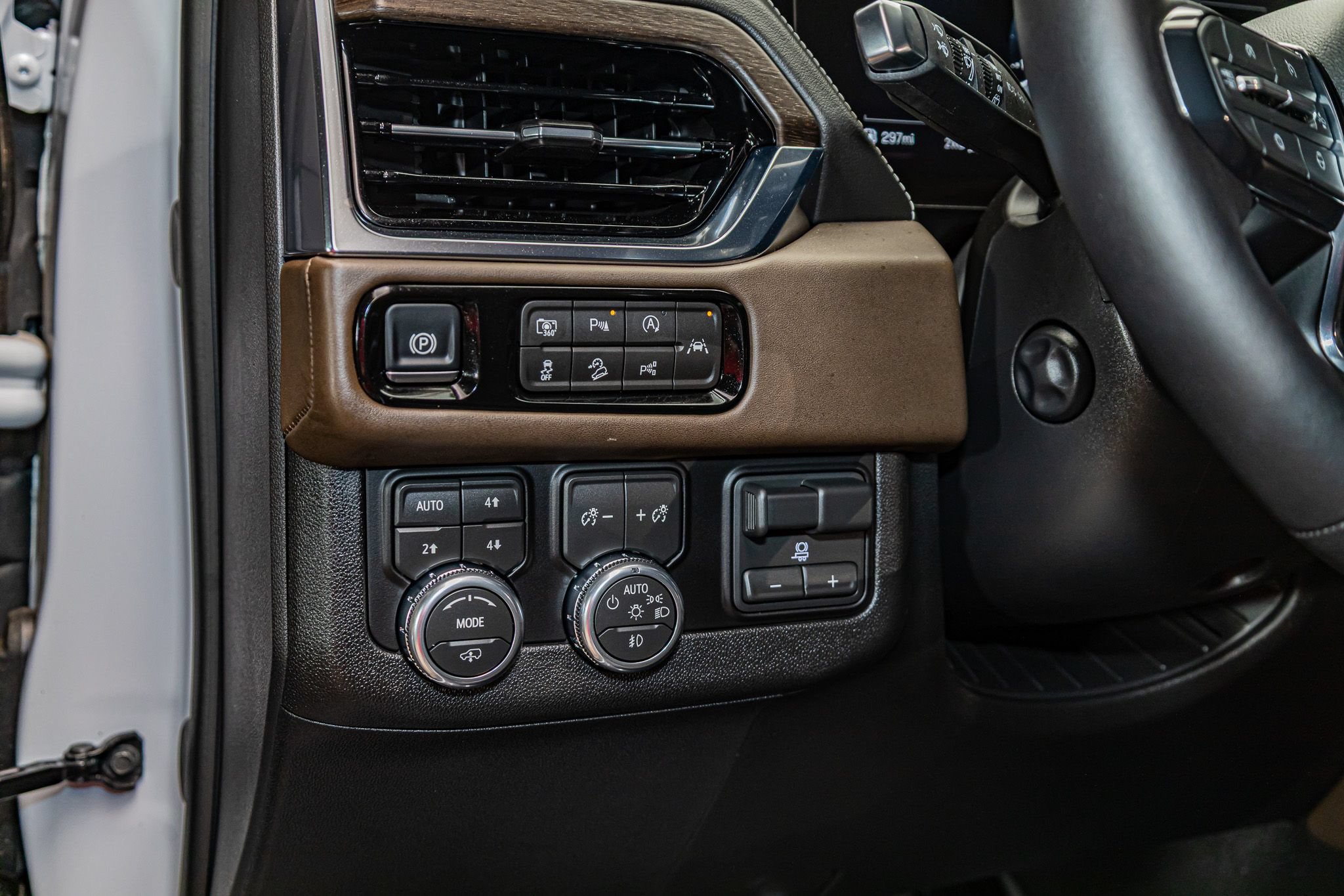 Used 2026 GMC Yukon Denali Ultimate AWD/4WD image 17