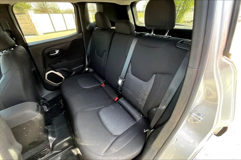 Used 2016 Jeep Renegade Sport w/ Power & Air Group FWD image 17
