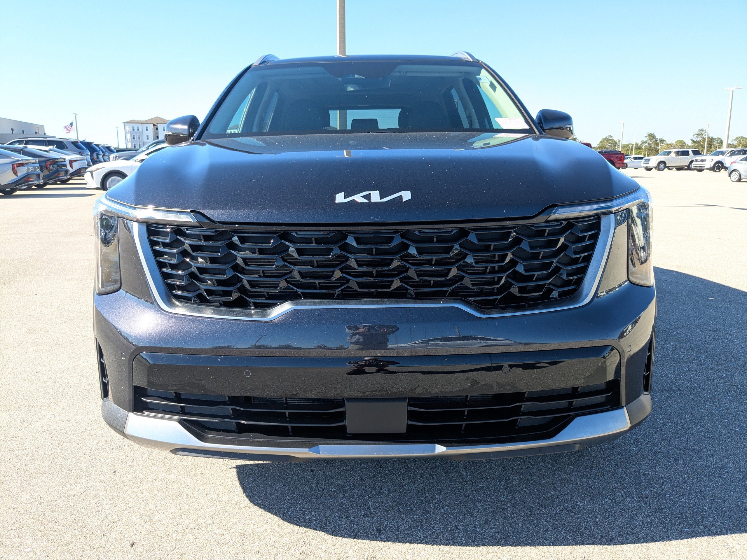 Certified 2025 Kia Sorento S w/ Panoramic Sunroof Package image 3