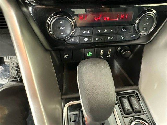 Used 2022 Mitsubishi Eclipse Cross SEL image 31