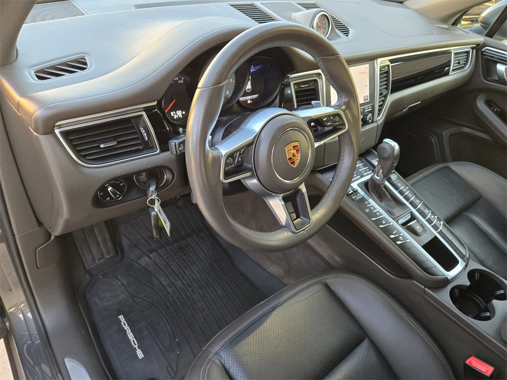 Used 2018 Porsche Macan S image 11