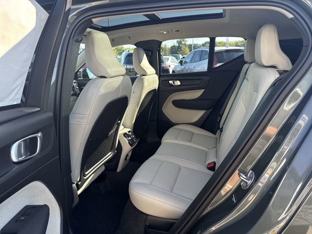 New 2026 Volvo XC40 B5 Ultra w/ Climate Package image 24