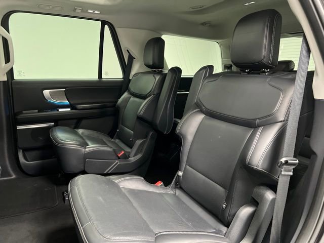 Used 2025 Ford Expedition Platinum AWD/4WD image 45