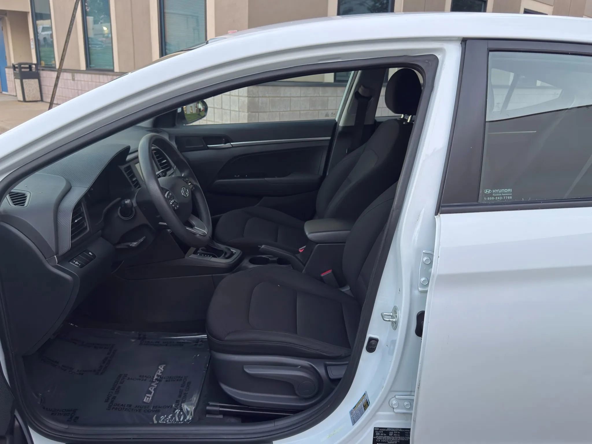 Used 2019 Hyundai Elantra SE image 14