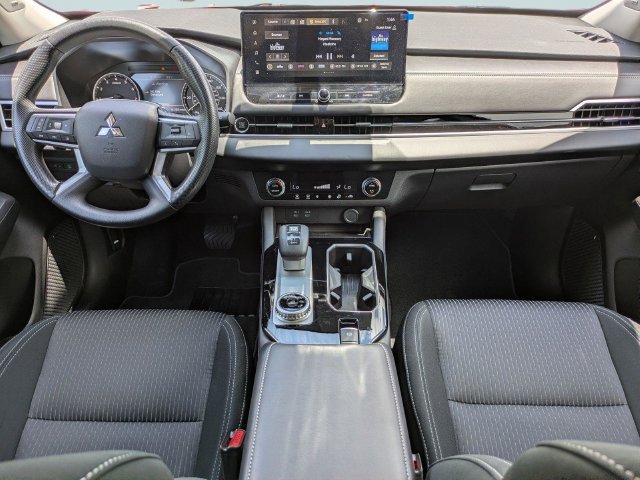 Used 2026 Mitsubishi Outlander ES FWD image 15