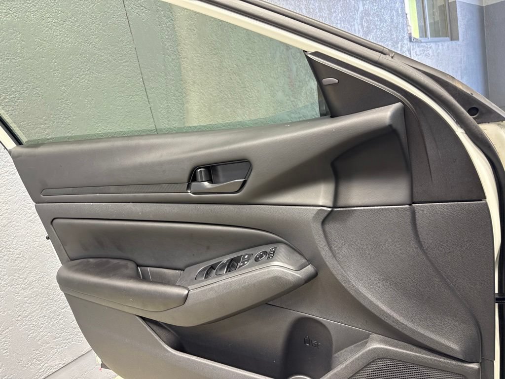 Used 2023 Nissan Altima 2.5 S FWD image 33