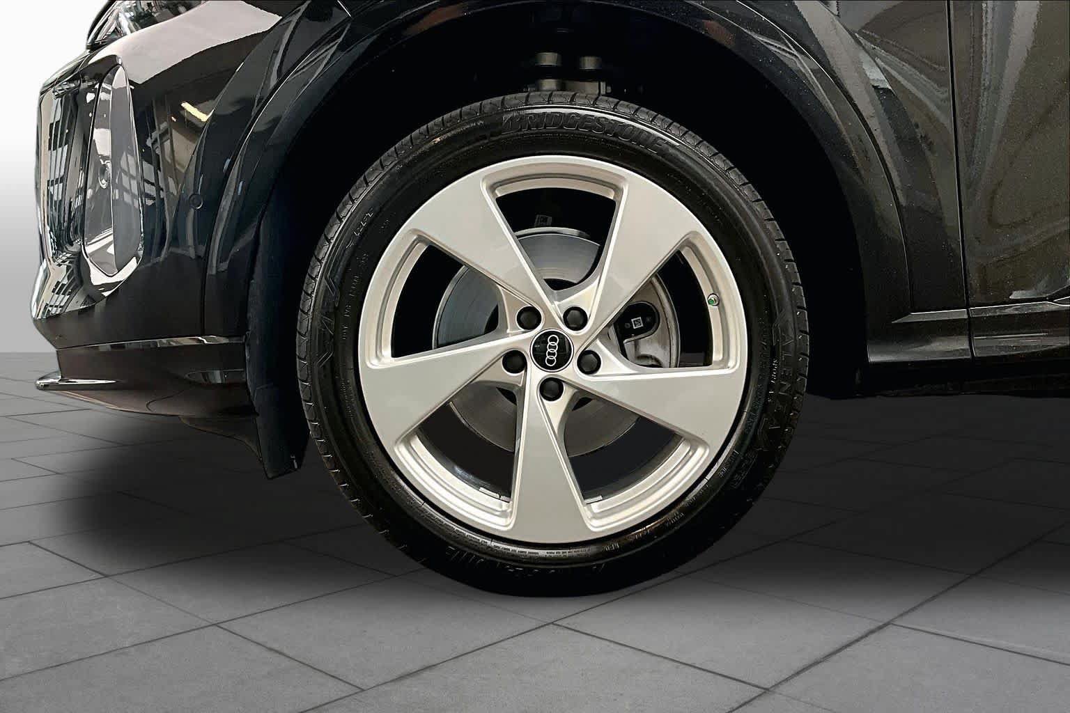 Certified 2025 Audi Q5 Premium AWD/4WD image 11