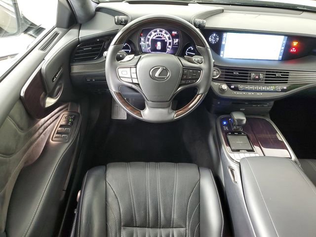 Used 2020 Lexus LS 500 w/ Interior Upgrade Package image 16