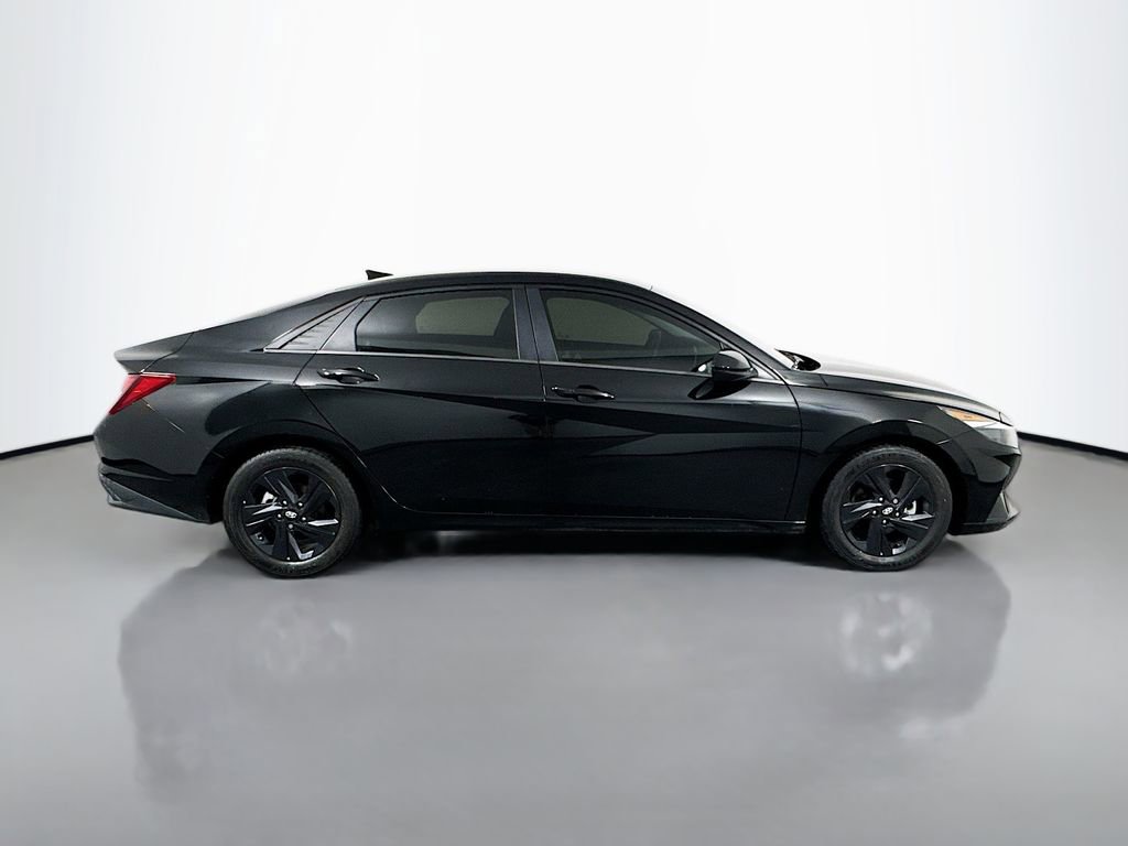 Used 2023 Hyundai Elantra SEL FWD image 4
