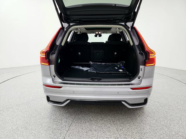 New 2026 Volvo XC60 B5 Plus w/ Protection Package Premier AWD/4WD image 15
