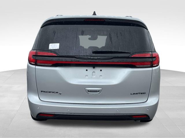 New 2026 Chrysler Pacifica Limited image 6