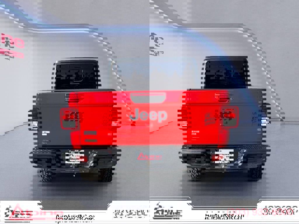 Used 2022 Jeep Gladiator Sport image 4