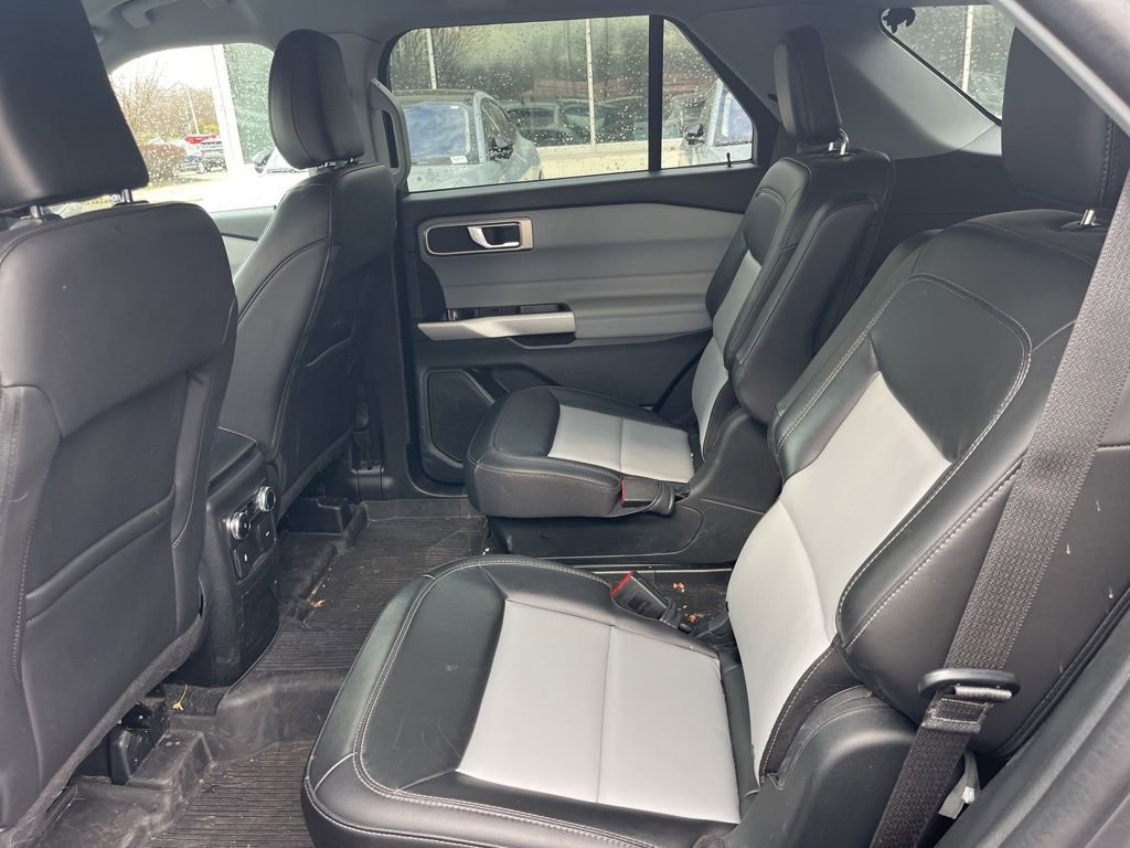Used 2023 Ford Explorer XLT w/ Equipment Group 202A image 10