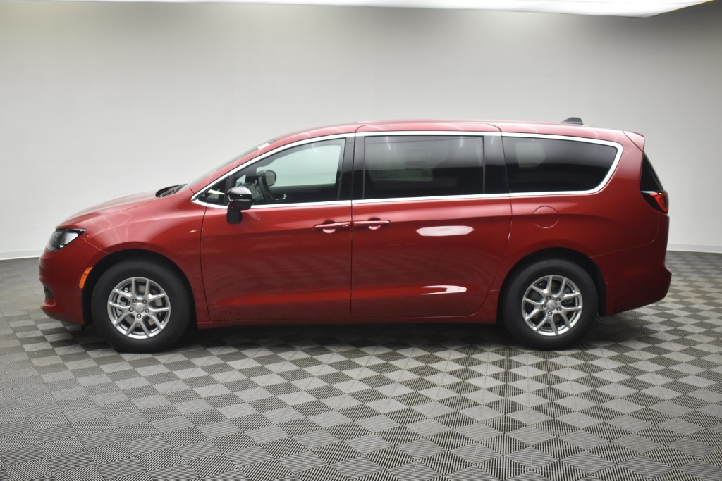 New 2027 Chrysler Pacifica LX FWD image 13