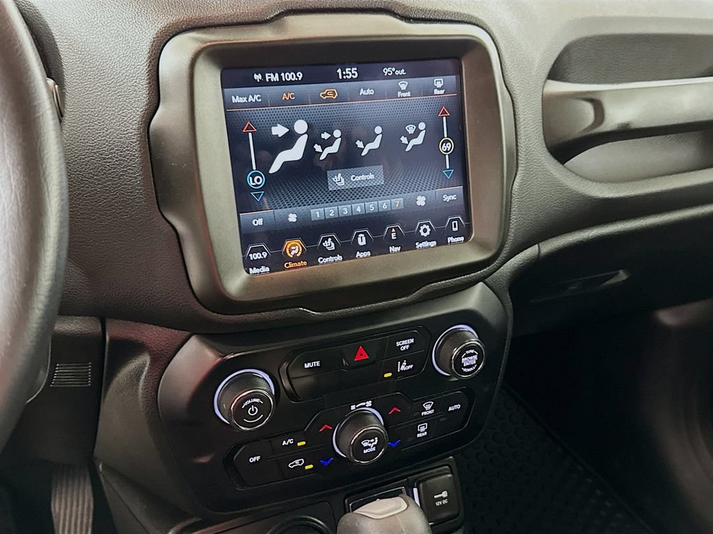 Used 2023 Jeep Renegade Latitude w/ Premium Group AWD/4WD image 14