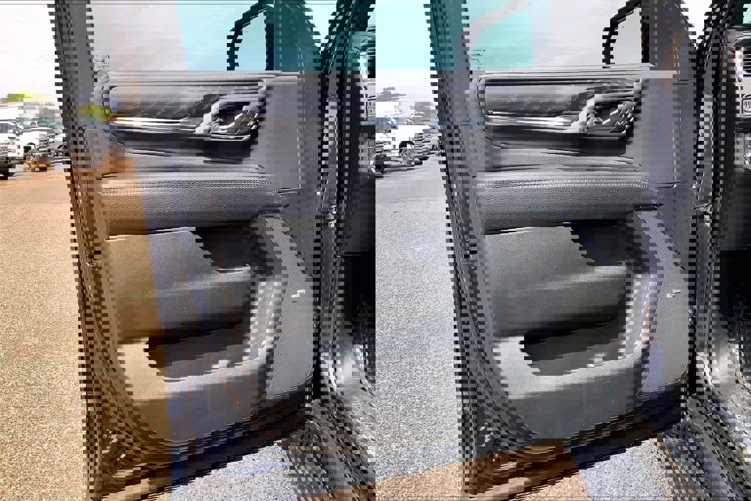 Used 2023 GMC Yukon XL Denali image 22