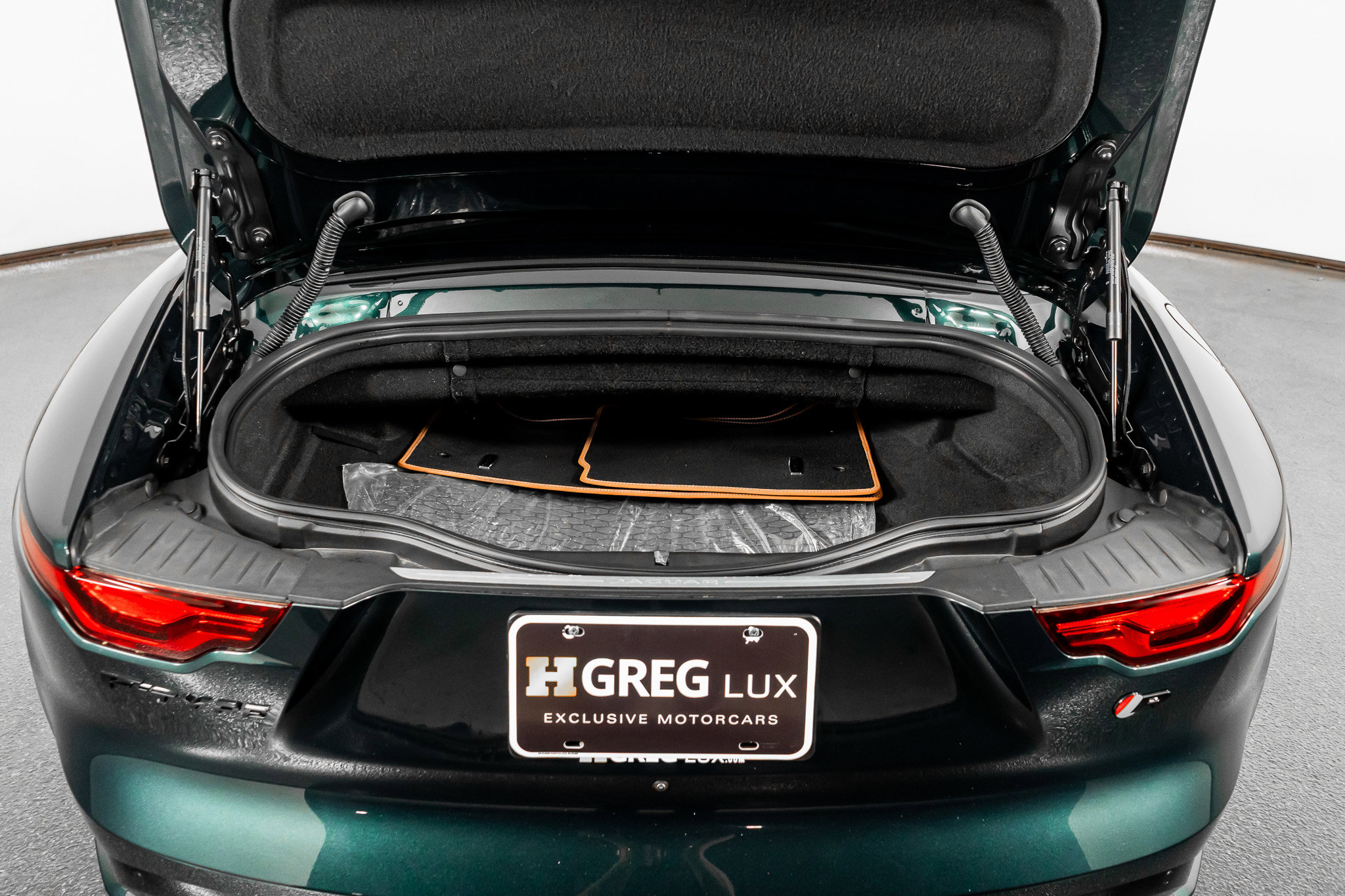 Used 2023 Jaguar F-TYPE R image 54